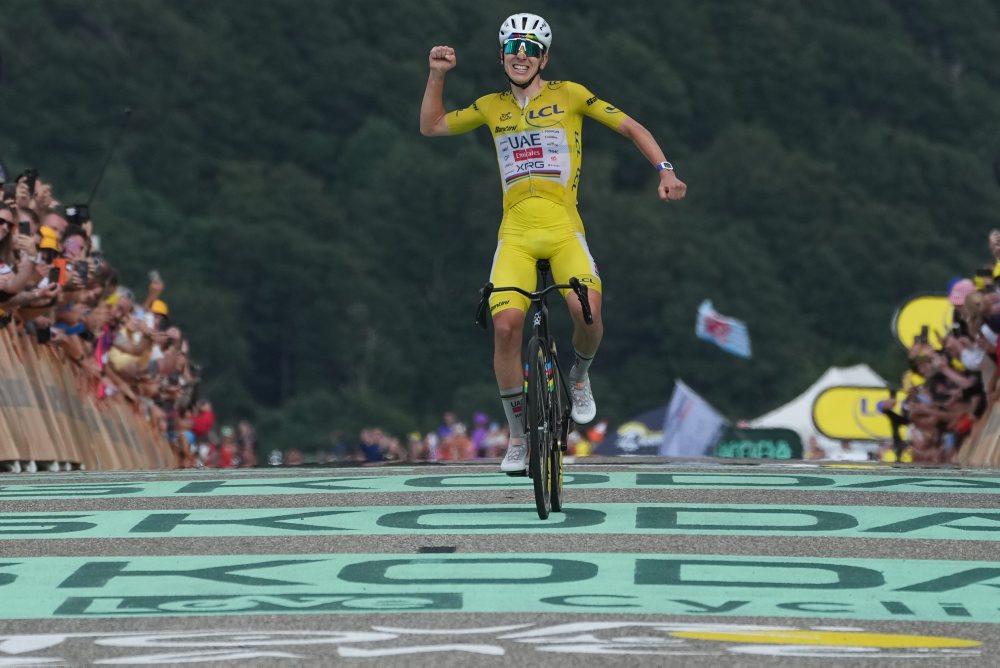 Slovinec Tadej Pogačar vyhral 14. etapu cyklistických pretekov Tour de France, zvýšil náskok v celkovom poradí