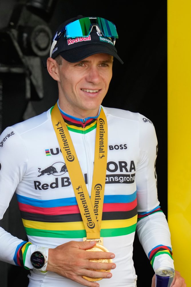 Belgičan Remco Evenepoel dominoval v časovke a triumfoval v 16. etape cyklistických pretekov Tour de France