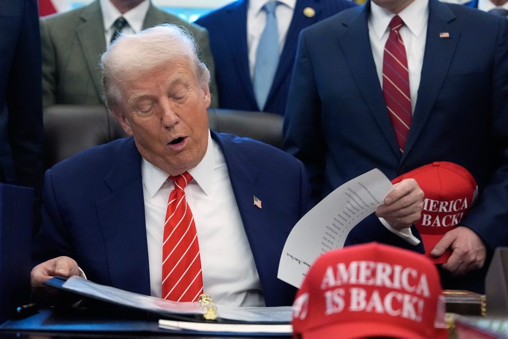 Trump podpísal rozpočtový zákon, shutdown sa tak končí