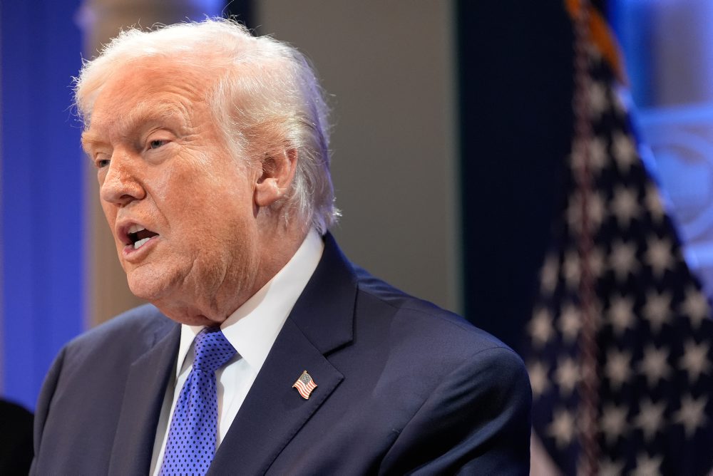 Trump kritizuje zrušenie ciel, sudcov vraj ovplyvnili cudzie záujmy