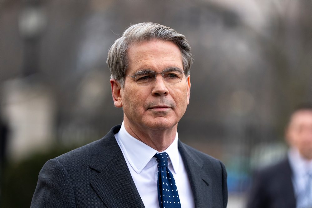 Bessent: USA zvažujú zrušenie ďalších sankcií na ruskú ropu