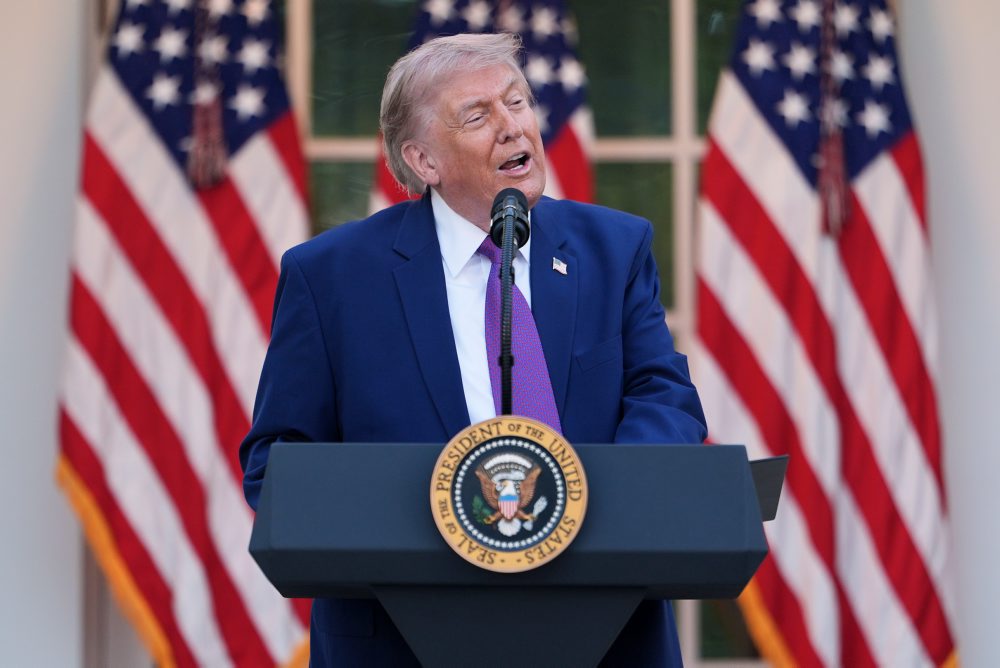 Trump oznámil plán rokovať s Kubou, ktorá vraj žiada o pomoc