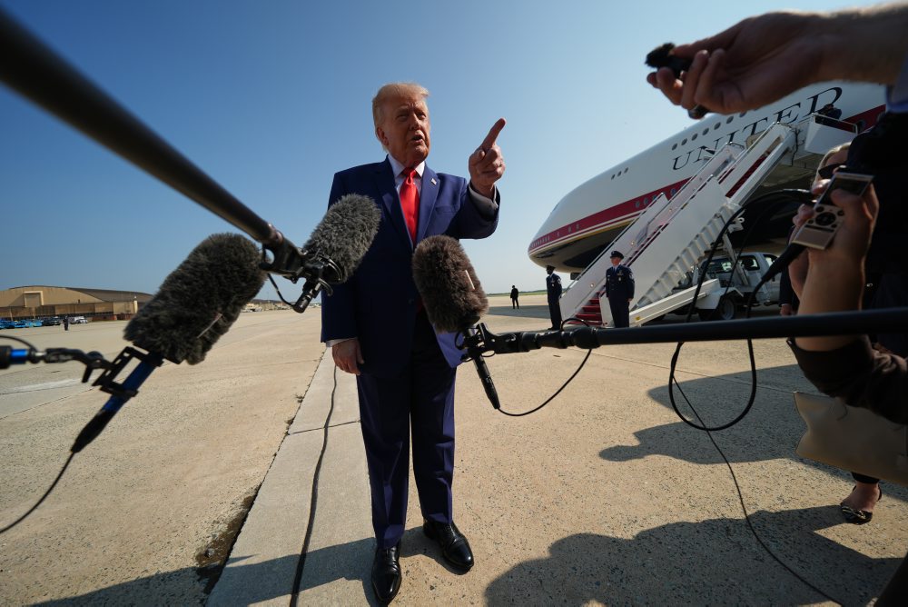 Trump: USA zničia most či elektráreň v Iráne vždy, keď zaútočí na loď v Hormuze