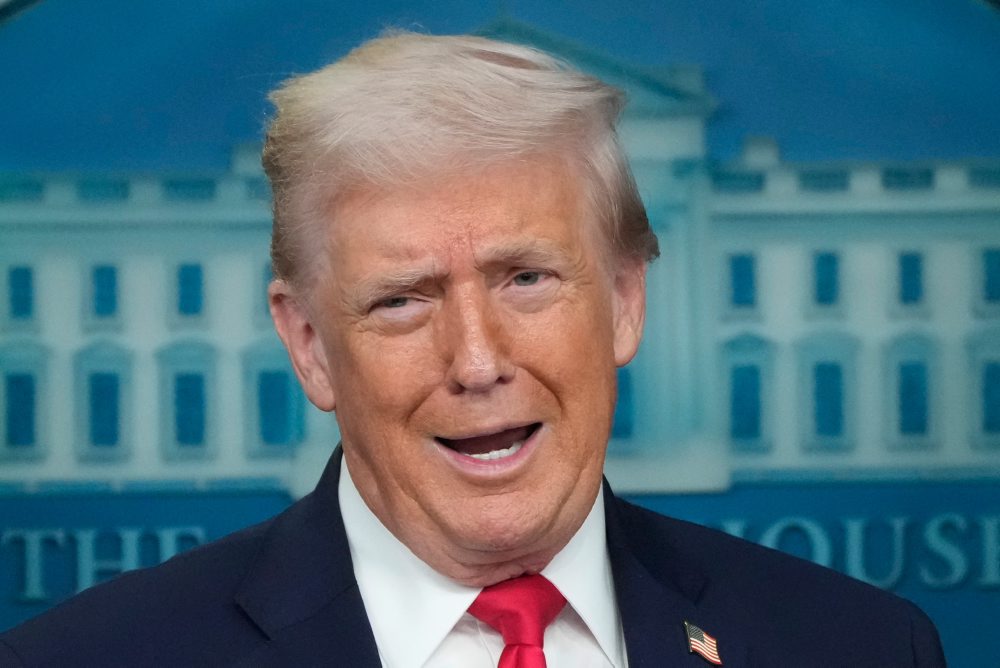 Americký prezident Donald Trump si pripomína rok od začiatku svojho druhého funkčného obdobia v Bielom dome