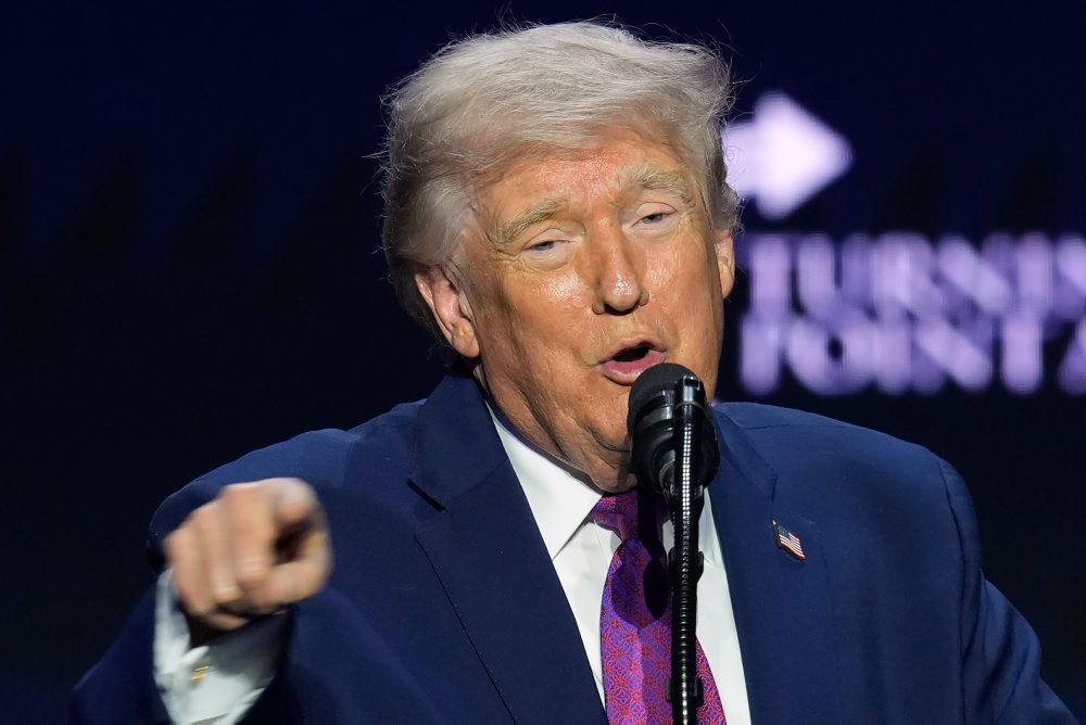 Trump: Iránsky urán privezieme v rámci dohody späť do USA