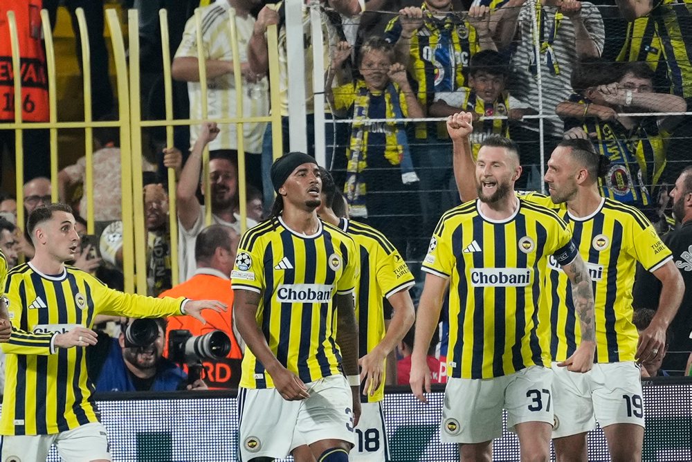 1. kolo ligovej fázy LM vo futbale: Fenerbahce Istanbul – AS Rím