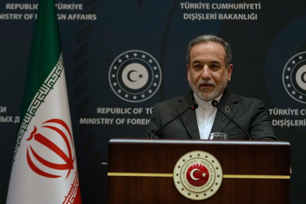 Turecko: USA by mali ignorovať tlak Izraela na útok proti Iránu