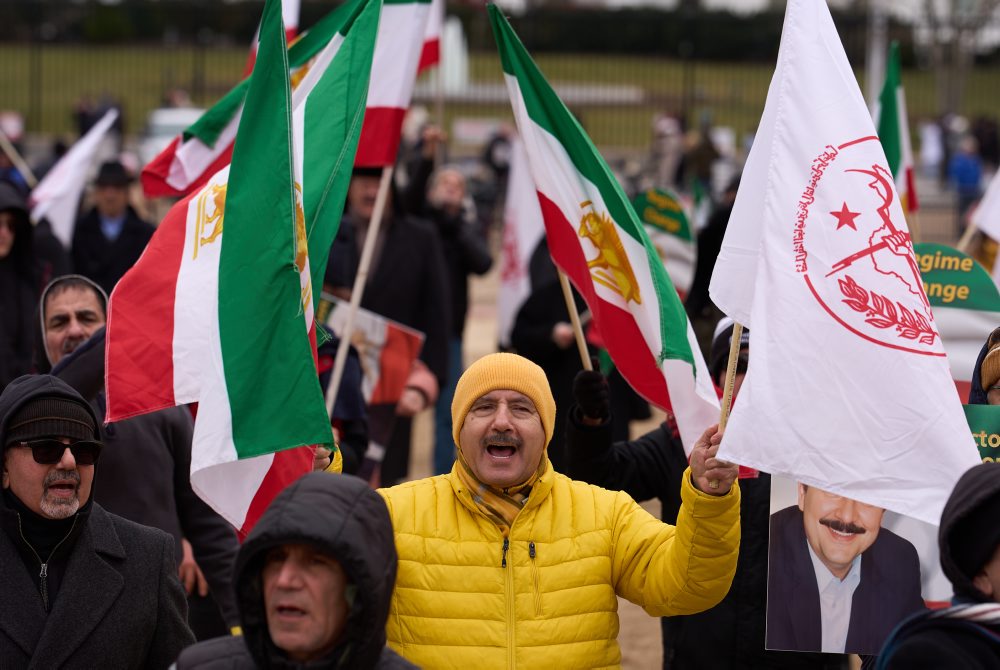 Zásah USA v Iráne by bol červenou čiarou, odkázal Trumpovi ajatolláhov poradca