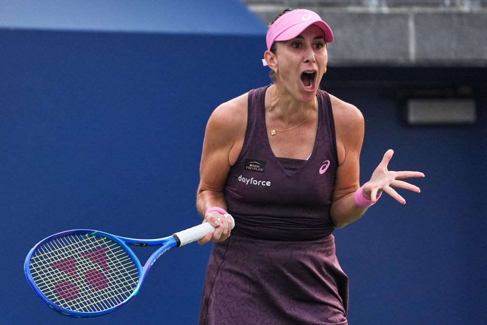 1. kolo ženskej dvojhry: Julia Putincevová - Belinda Benčičová