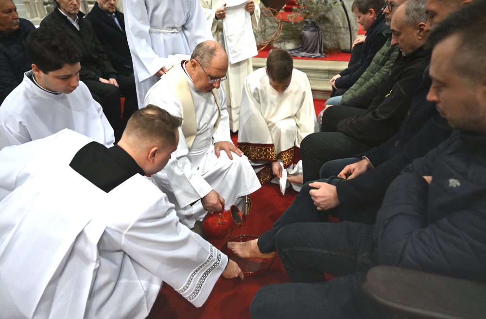 Omša na pamiatku Pánovej poslednej večere s tradičným umývaním nôh v Dóme sv. Alžbety v Košiciach 