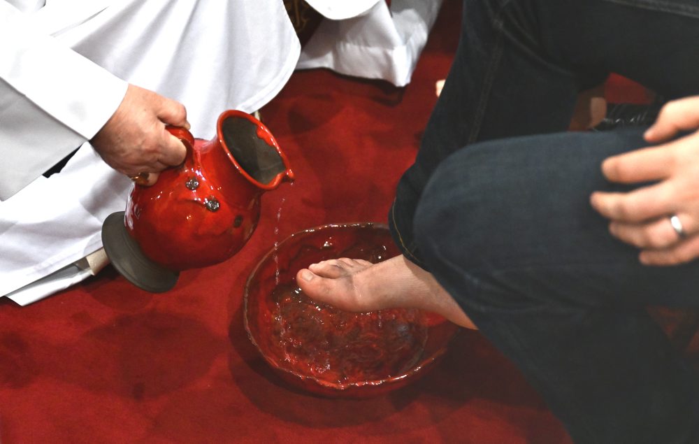 Omša na pamiatku Pánovej poslednej večere s tradičným umývaním nôh v Dóme sv. Alžbety v Košiciach 