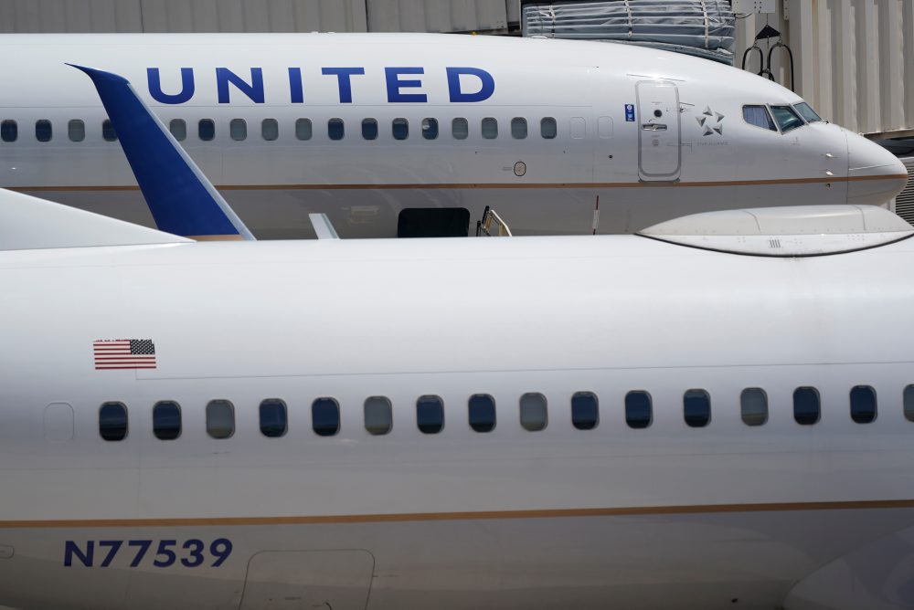 Zisk dopravcu United Airlines pre zdraženie paliva v druhom štvrťroku klesol
