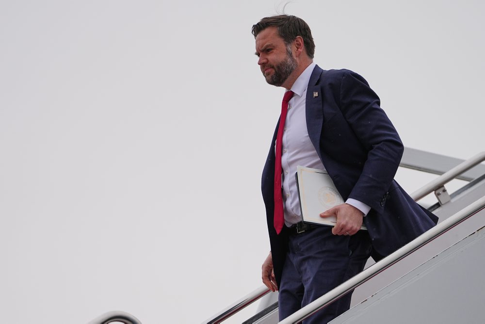 Vance: Prípadný útok na Irán by nepoviedol k dlhotrvajúcej vojne