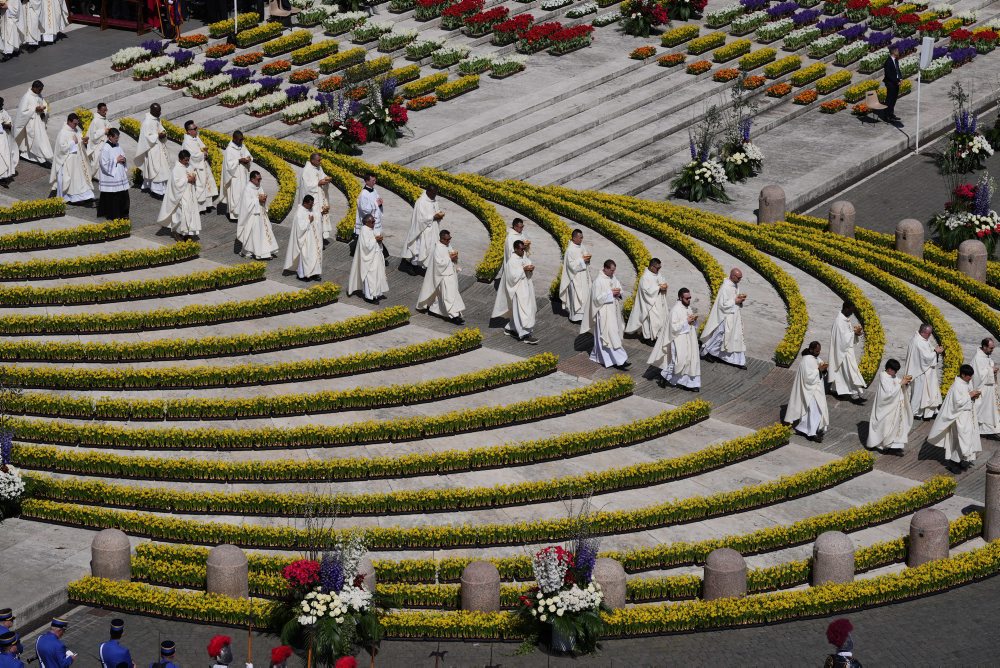 Pápež Lev XIV. počas bohoslužby na Veľkonočnú nedeľu