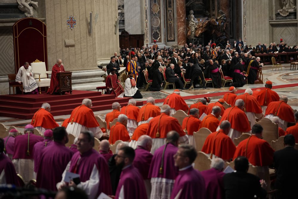 Pápež Lev XIV. slávil veľkopiatkové obrady na pamiatku Ježišovho utrpenia v Bazilike Sv. Petra vo Vatikáne