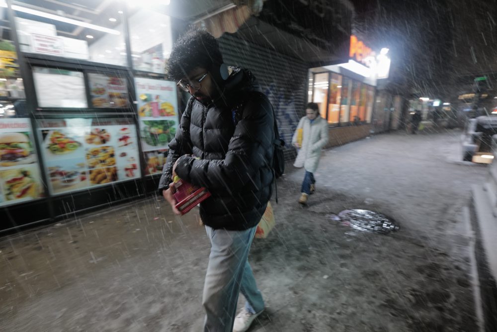 Severovýchod USA zasiahlo husté sneženie so silným vetrom