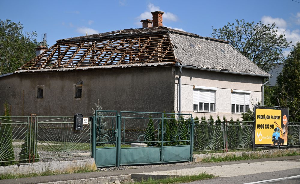 Škody po búrke sprevádzanej krupobitím v obci Zemplínska Široká 
