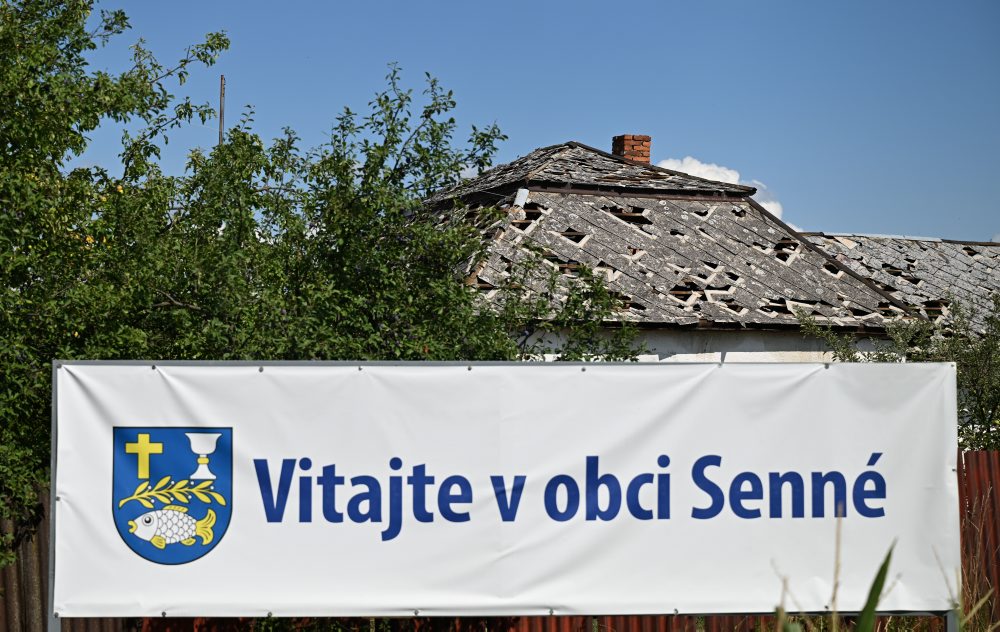 Škody po búrke sprevádzanej krupobitím v obci Senné