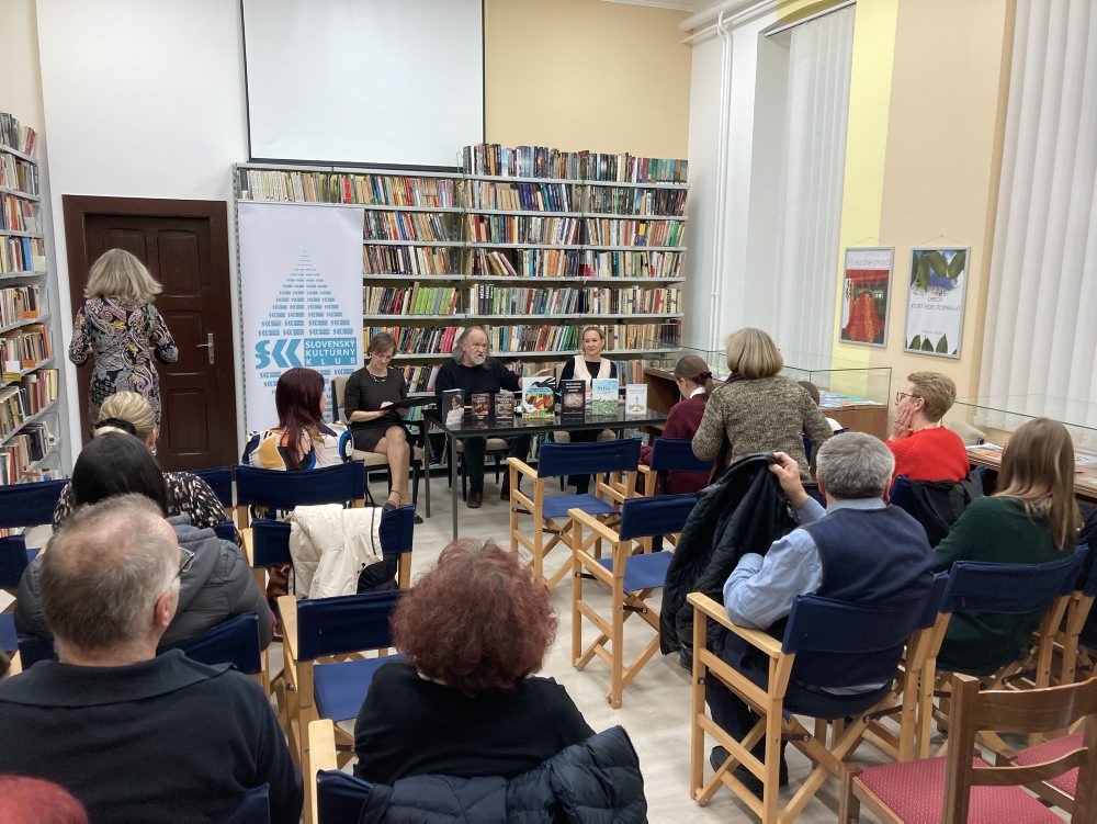 V Báčskom Petrovci majú Zimu s knihou, spravodajcovi TASR chystajú vydanie knihy