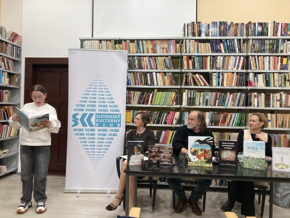 V Báčskom Petrovci majú Zimu s knihou, spravodajcovi TASR chystajú vydanie knihy