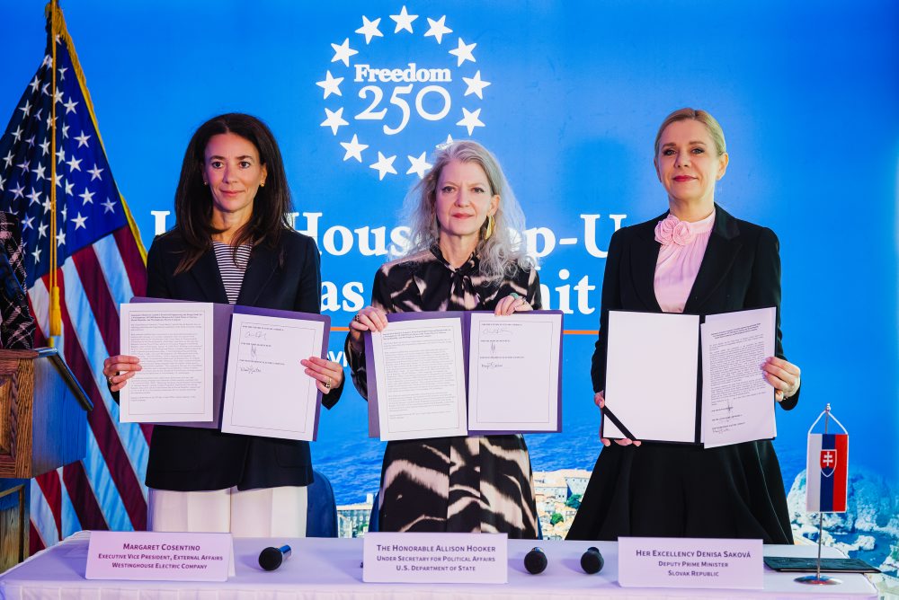 D. Saková podpísala dohodu o projektovej štúdii pre jadrový reaktor Westinghouse