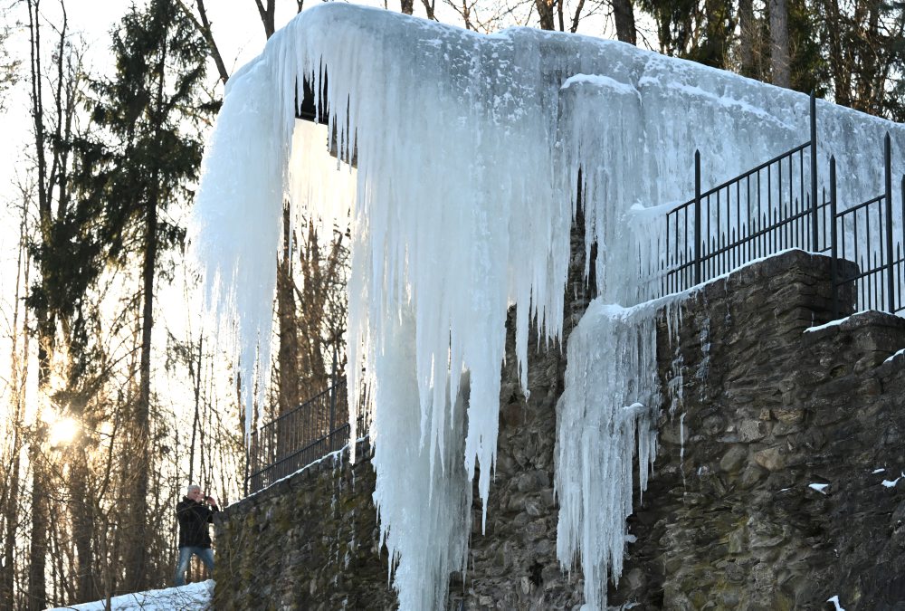 Ľadopád v anglickom parku Andrássyovcov pri kaštieli Betliar 