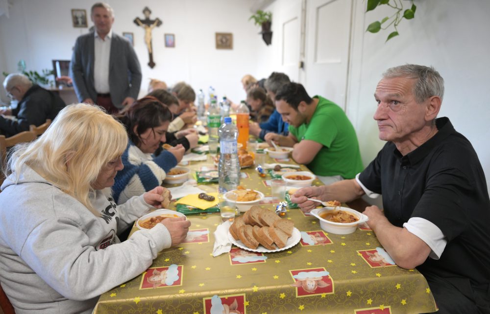 Vianočné stretnutie ľudí bez vlastného domova v Košiciach