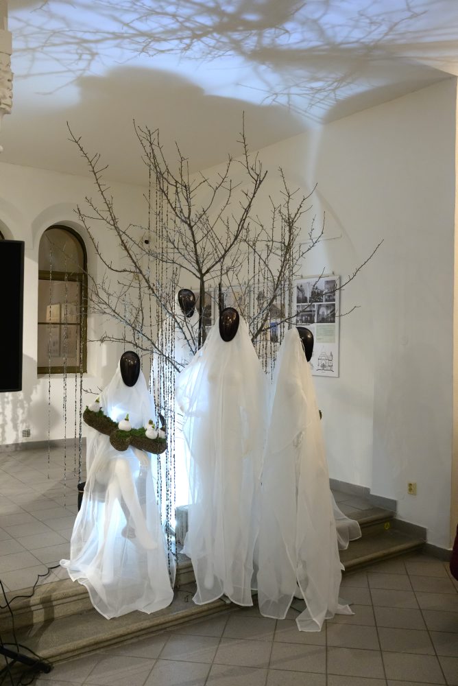 Výstava ŠEPOTY v nitrianskej synagóge 