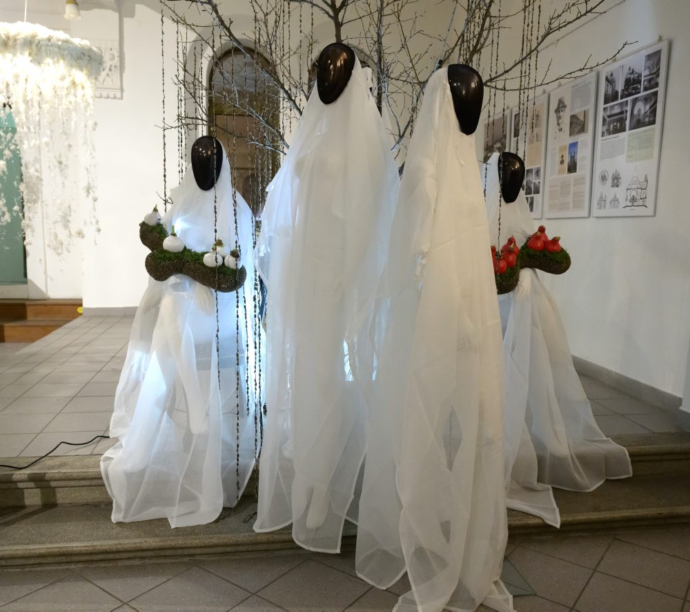 Výstava ŠEPOTY v nitrianskej synagóge 