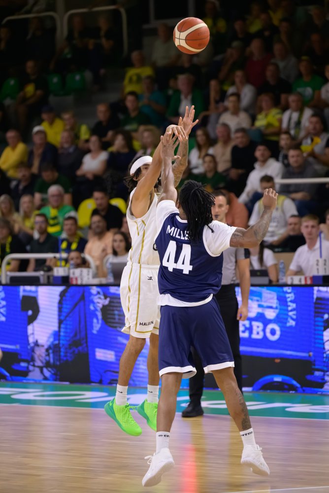 Európsky pohár FIBA v basketbale mužov: Patrioti Levice - Coretec Oostende