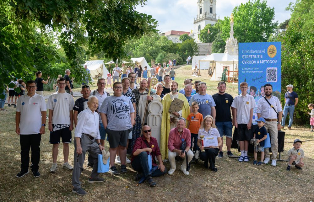 Pod hradom v Nitre sa stretlo 32 Cyrilov a Metodov, vytvorili slovenský rekord