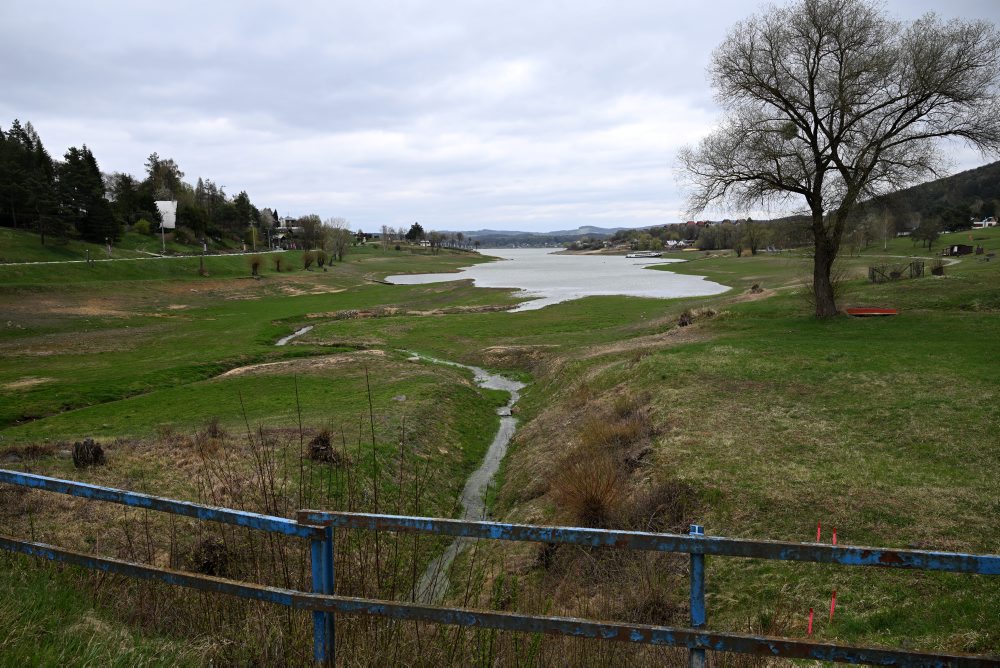 Nízky stav hladiny vodnej nádrže Domaša - Dobrá