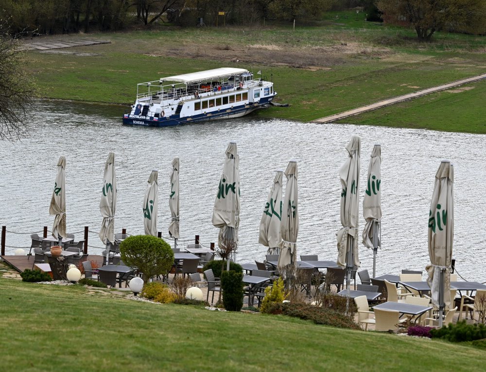 Nízky stav hladiny vodnej nádrže Domaša - Dobrá
