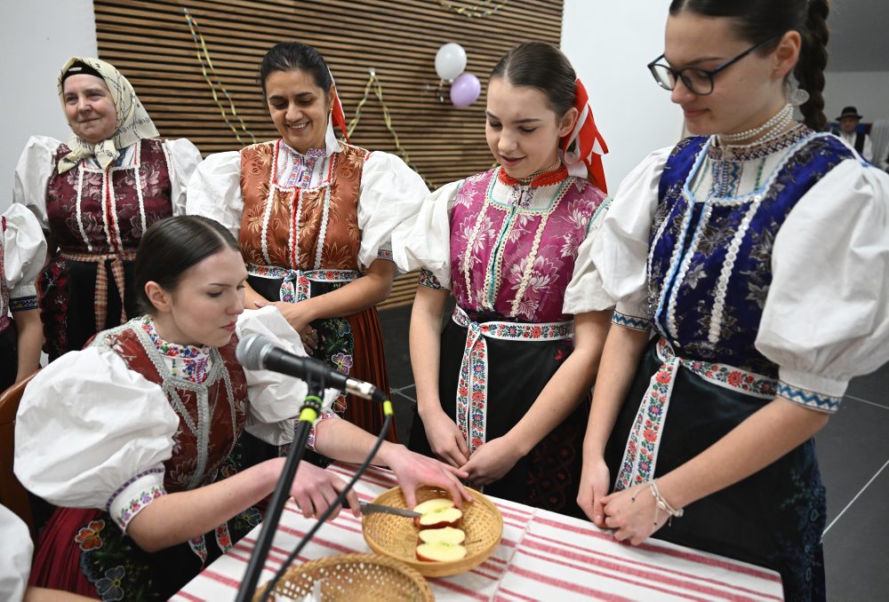 Atmosféra slávenia fašiangov vo Veľkom Folkmari