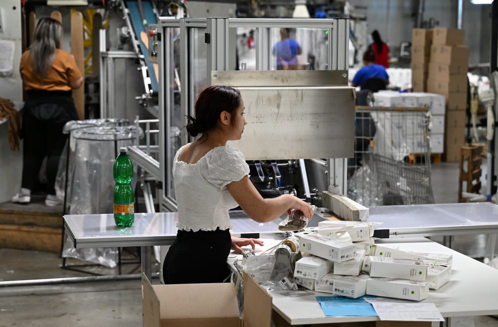 Splnomocnenec vlády SR pre rómske komunity Alexander Daško navštívil spoločnosť Linora v obci Hencovce