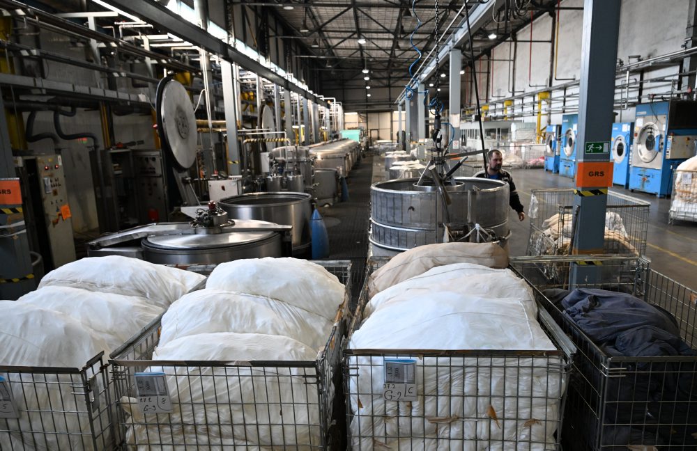 Splnomocnenec vlády SR pre rómske komunity Alexander Daško navštívil spoločnosť Linora v obci Hencovce