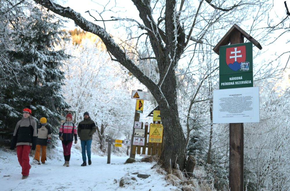 Turisti na Hrebienku vo Vysokých Tatrách 