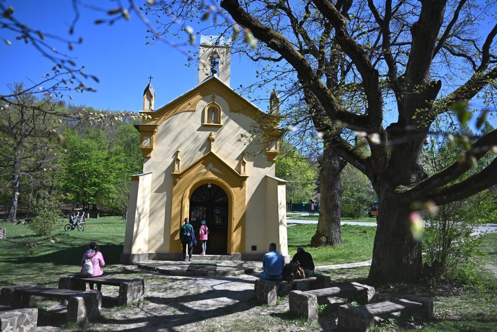 Kaplnka Nanebovzatia Panny Márie v rekreačnej oblasti Horný Bankov