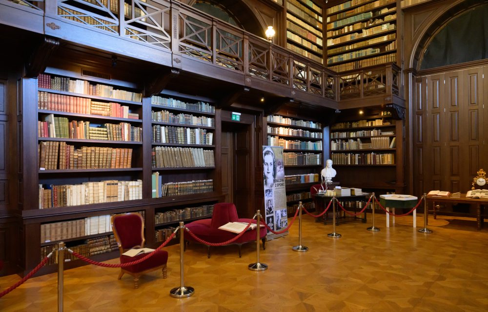 Aponiovská knižnica v Oponiciach predstavuje verejnosti vzácne tlače zo 16. storočia.