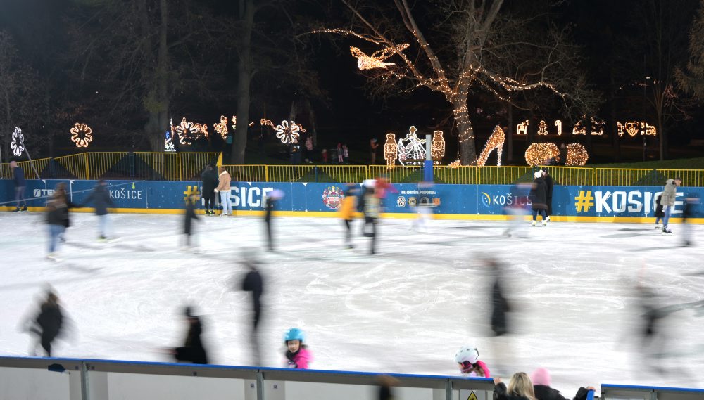 Verejné korčuľovanie v Mestskom parku v Košiciach 