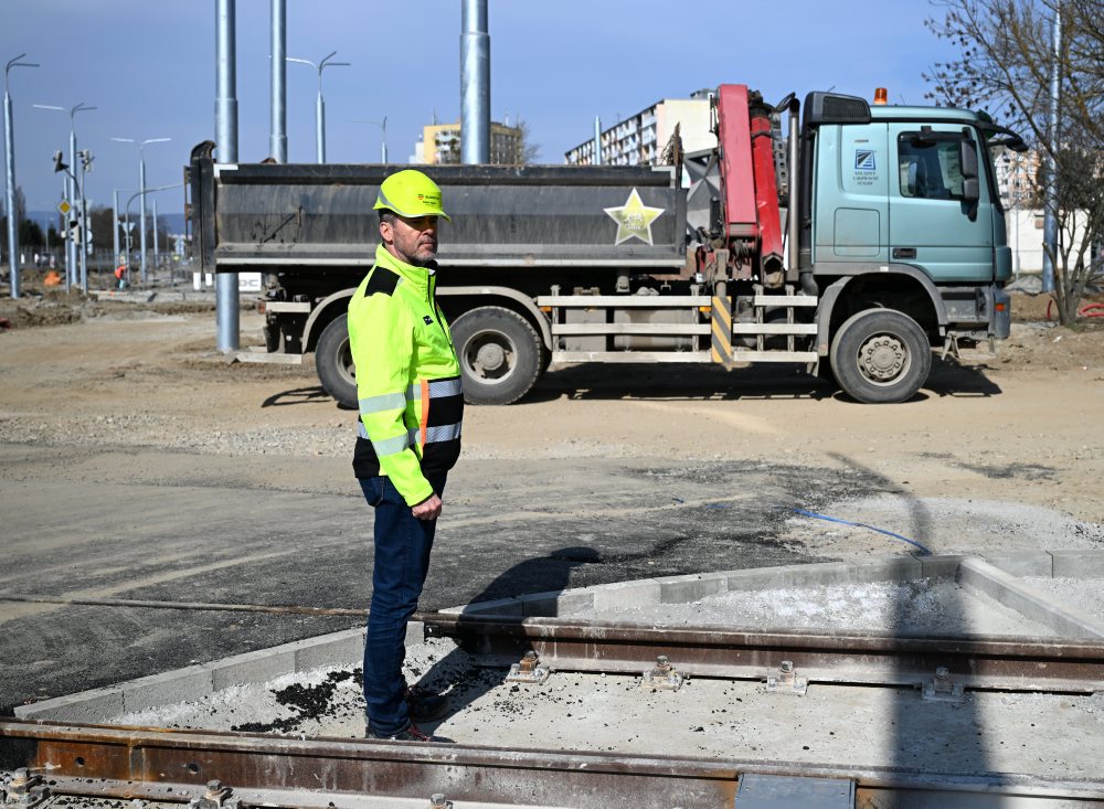 Modernizácia električkovej trate 2 na Sídlisku Nad jazerom v Košiciach