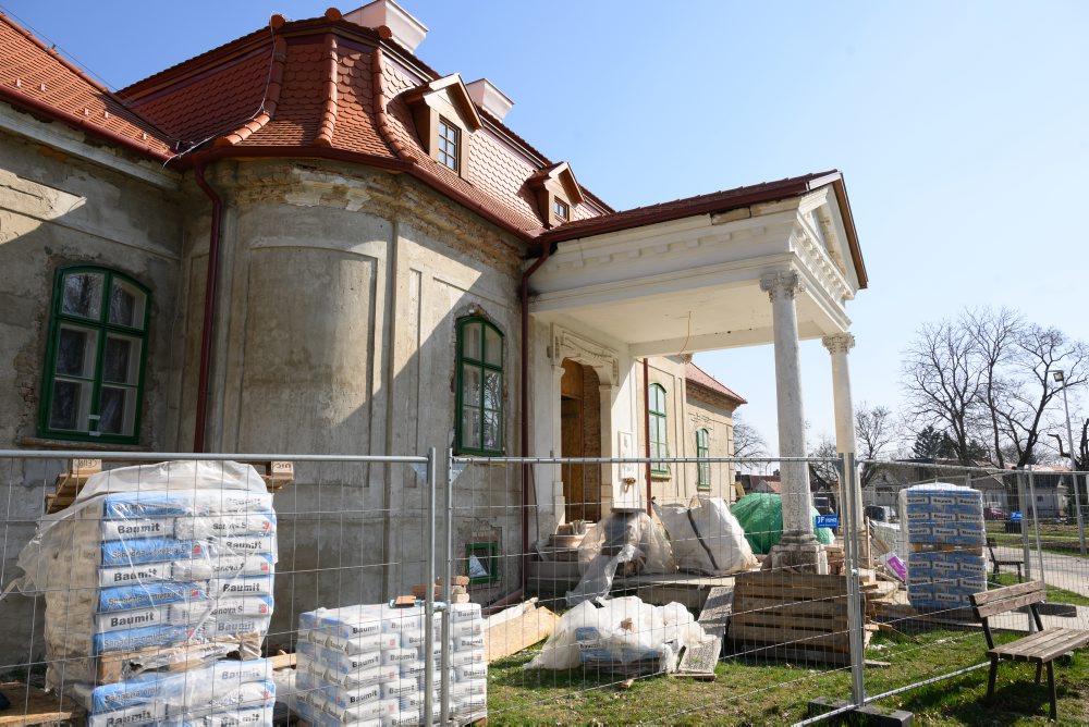 Rekonštrukcia kaštieľa v Želiezovciach