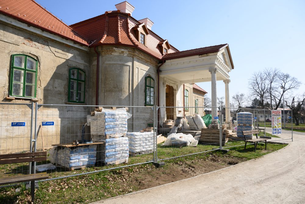 Rekonštrukcia kaštieľa v Želiezovciach