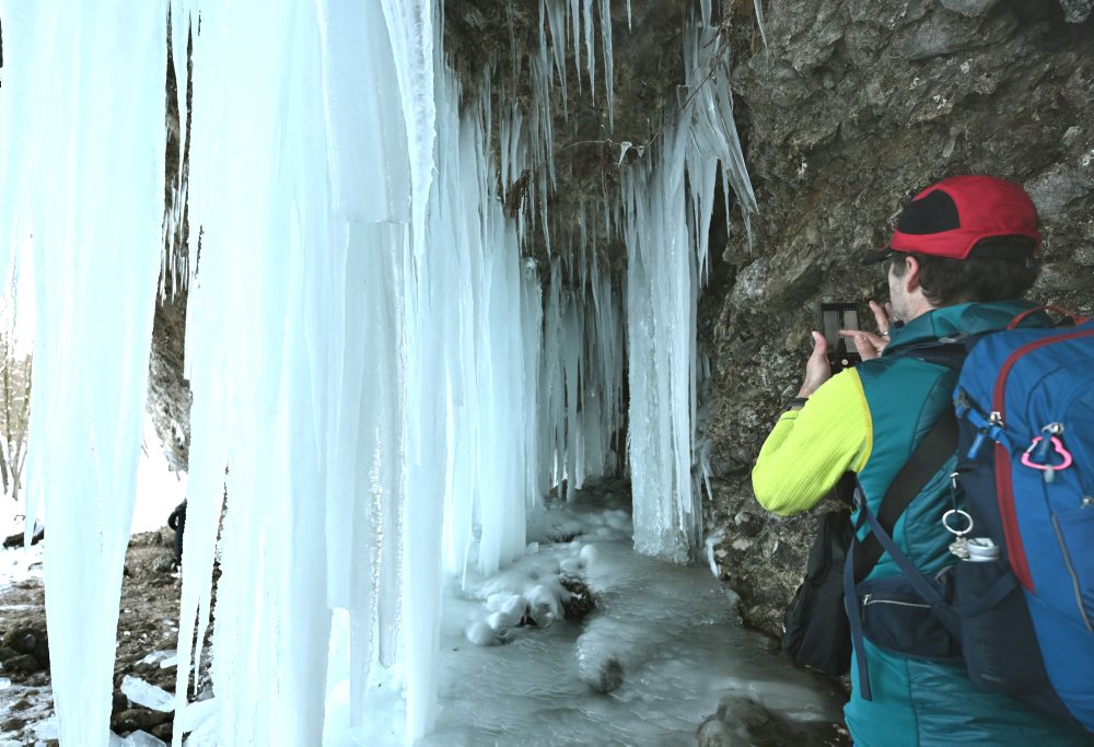 Ľadopád Šikľavá skala v obci Matejovce nad Hornádom