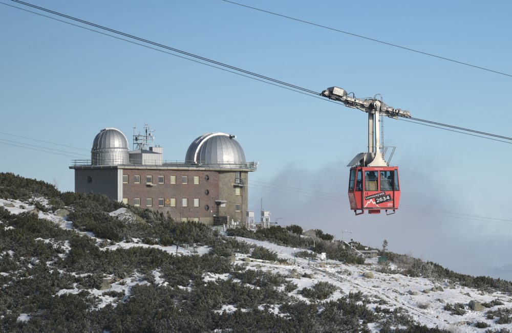 Lanovka z Lomnického štítu na Skalnaté pleso vo Vysokých Tatrách