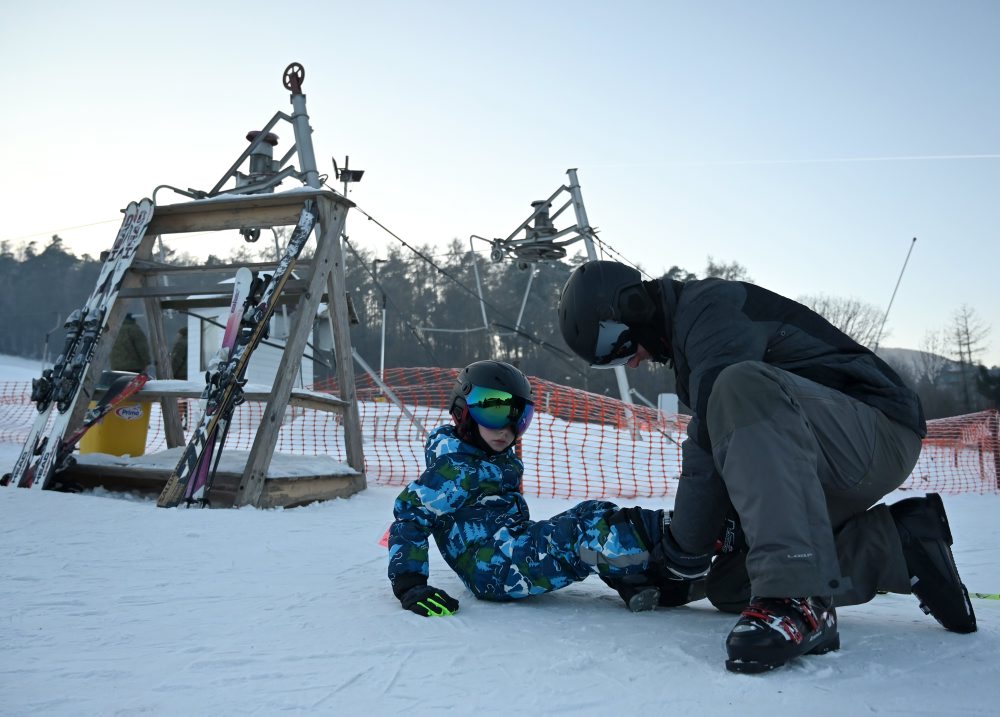 Lyžovačka na svahu SKI Zámutov