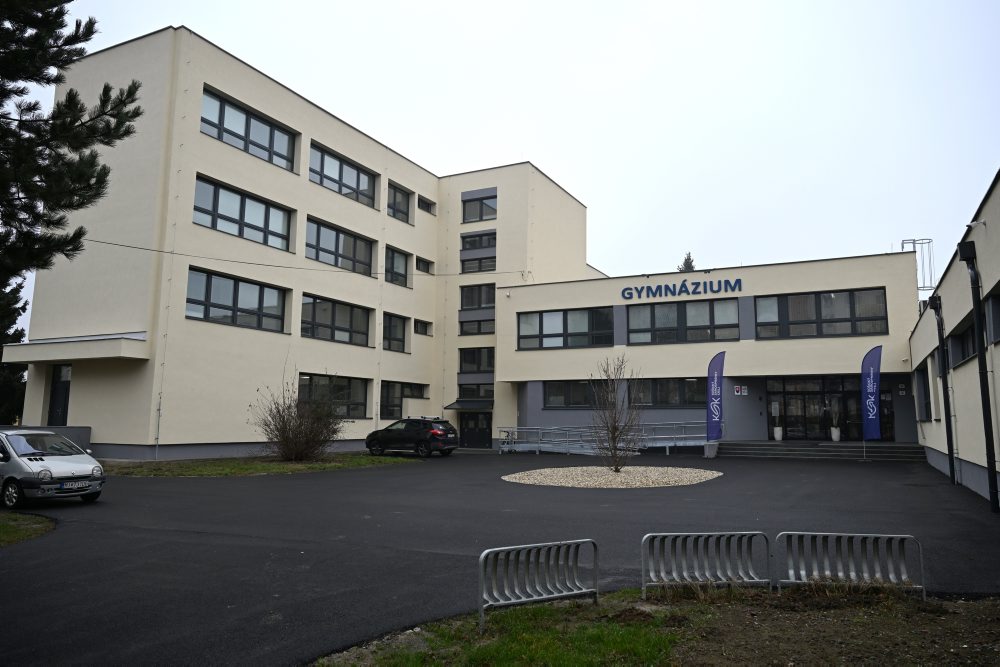 Slávnostné odovzdanie stavby Gymnázia Ľudovíta Štúra v Michalovciach