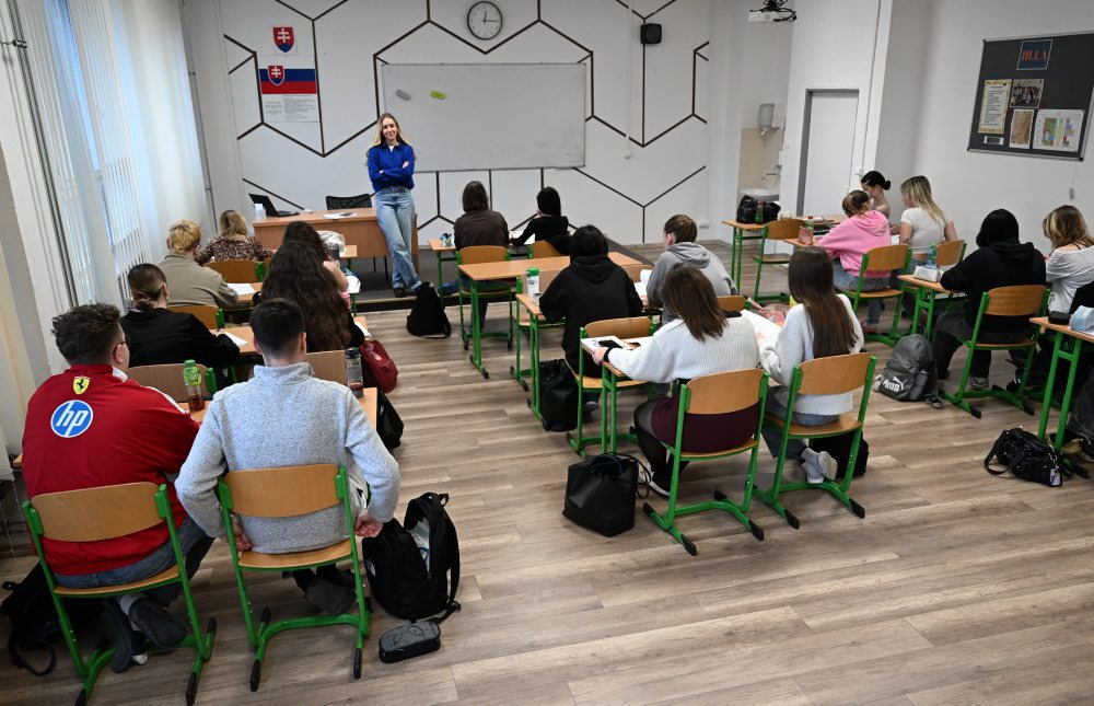 Slávnostné odovzdanie stavby Gymnázia Ľudovíta Štúra v Michalovciach