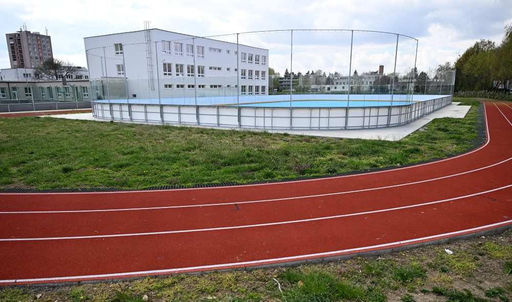 Zrekonštruovaná budova Základnej školy na Školskej 2 v Michalovciach