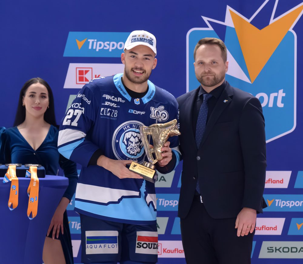 Radosť hokejistov Nitry po siedmom zápase finále play off Tipsport ligy proti Slovanu